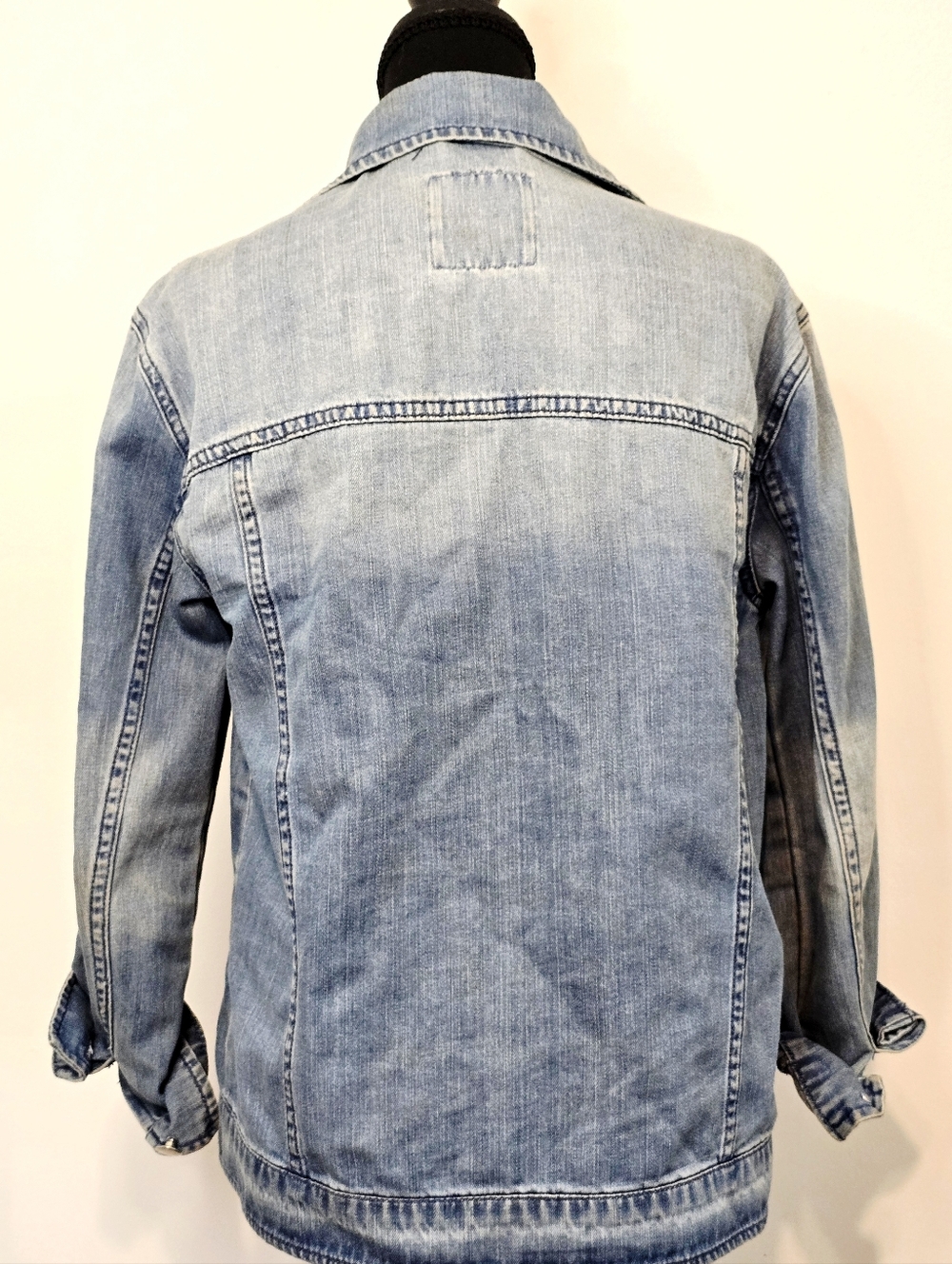 Oversized Denim Jacket Light Wash Button Front Classic Trucker Style Size S - Picture 7 of 10